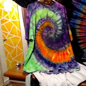 HANDMADE TYE-DYED TSHIRT